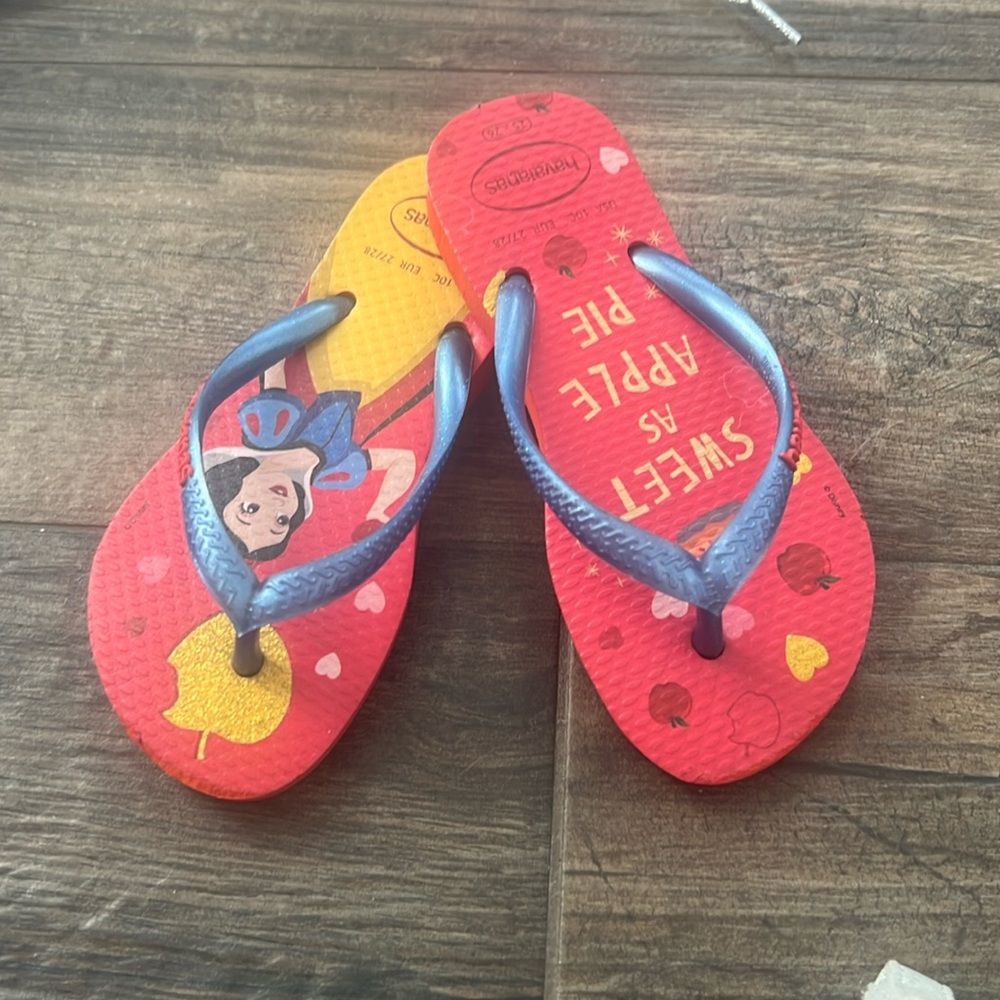 Havaianas Flip Flop- toddler girl size 10, Snow White
